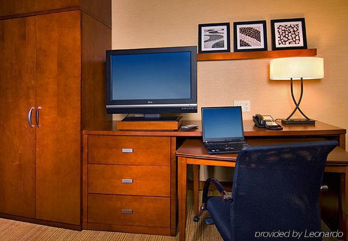 Courtyard By Marriott Phoenix Mesa Room photo